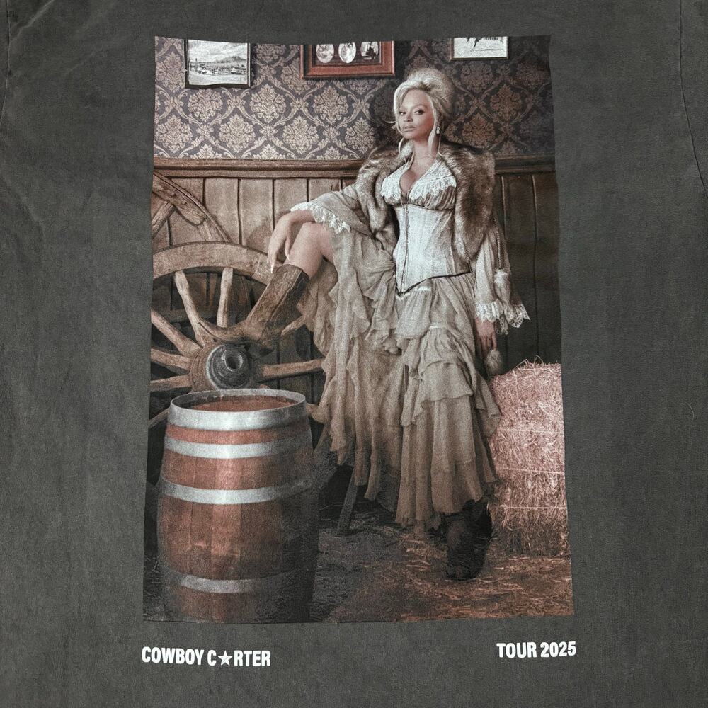 Beyonce Chicago Exclusive T Shirt XXL Grey‎ Cowboy Carter Tour Merch NEW - Picture 2 of 5